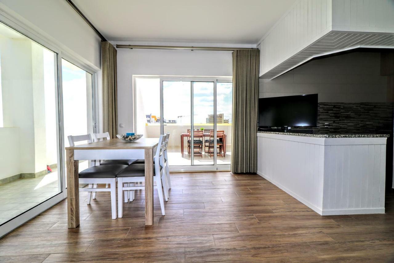 Апартаменты By The Sea - Sea View Torres Портиман Экстерьер фото